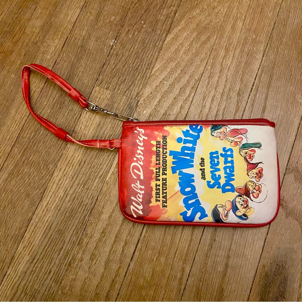 Walt Disney Snow White and the Seven Dwarfs Wristlet